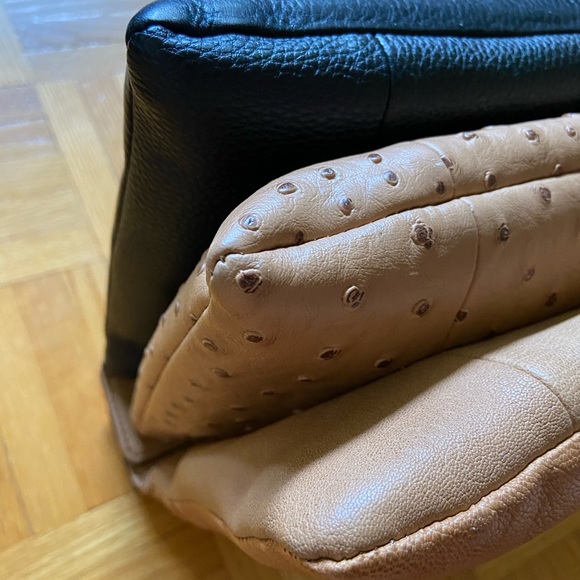 Isaac Mizrahi 3 compartments leather bag 🧡 - Picture 9 of 10